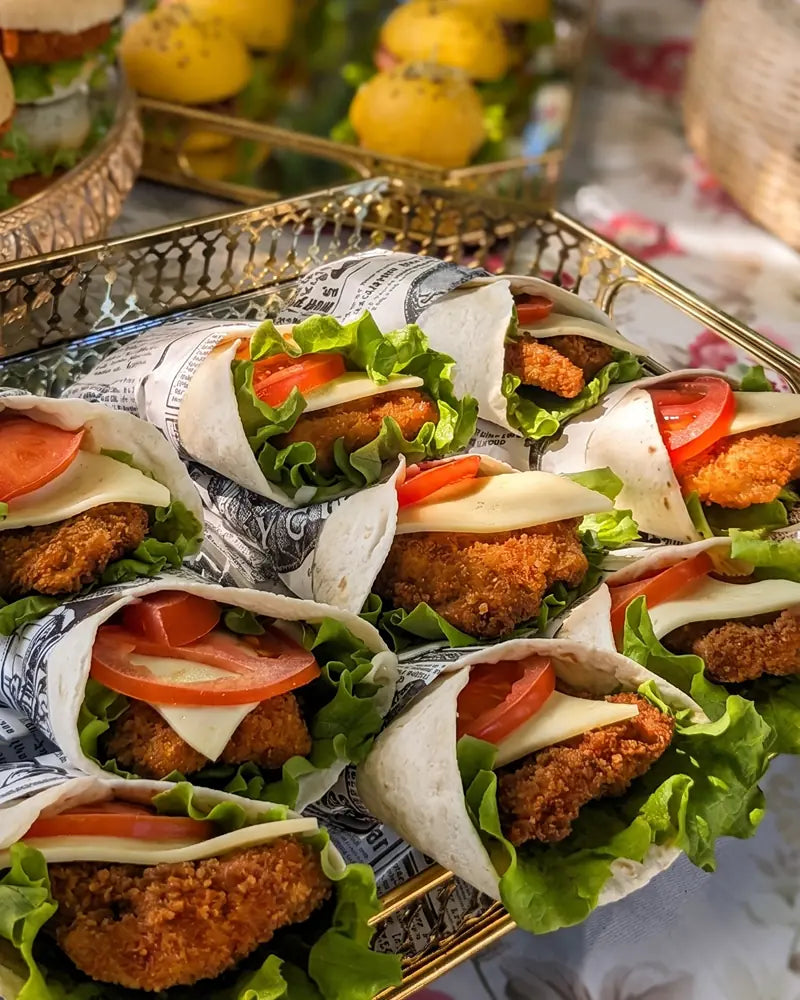Wrap individual de pollo crispy, option ideal para cumpleaños y cócteles en Santiago.